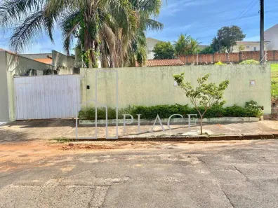 Casa com 2 Quartos para alugar, 100m² no Jardim Acapulco, Marília