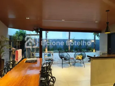 Casa de Condomínio com 4 Quartos à venda, 290m² no Aclimação, Uberlândia