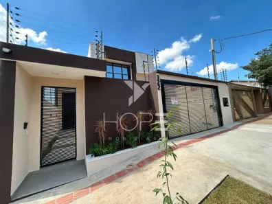Casa com 3 Quartos à venda, 226m² no Universitário, Londrina