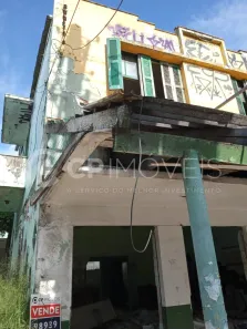 Galpão/Depósito/Armazém à venda, 330m² no São João, Porto Alegre
