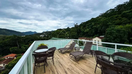 Cobertura com 3 Quartos à venda, 180m² no Itaipava, Petrópolis