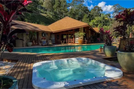 Casa com 5 Quartos à venda, 320m² no Nogueira, Petrópolis