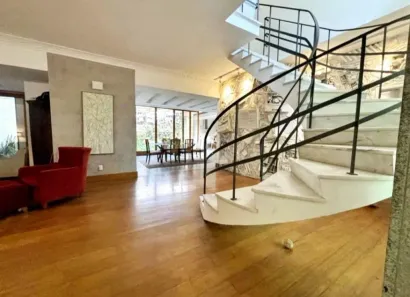 Imóvel Comercial com 4 Quartos à venda, 669m² no Humaitá, Rio de Janeiro