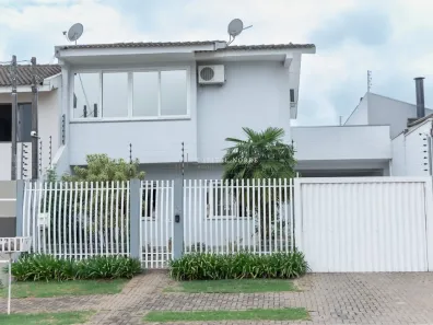 Sobrado com 4 Quartos à venda, 200m² no Country, Cascavel