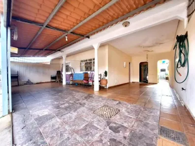 Casa com 3 Quartos à venda, 250m² no Ceilândia Sul, Brasília