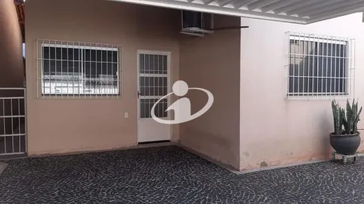 Casa com 2 Quartos para alugar, 60m² no Jardim Holanda, Uberlândia