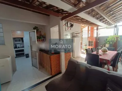 Casa com 3 Quartos à venda, 143m² no Cabral, Contagem
