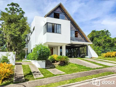 Casa de Condomínio com 4 Quartos à venda, 365m² no Vila Nova, Porto Alegre