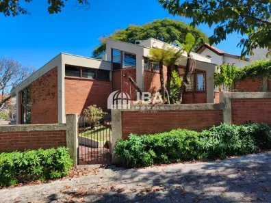 Casa com 3 Quartos à venda, 227m² no Guabirotuba, Curitiba