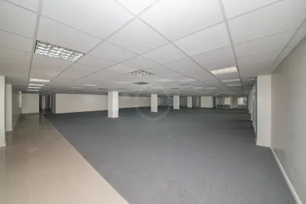 Sala Comercial para alugar, 958m² no São Geraldo, Porto Alegre