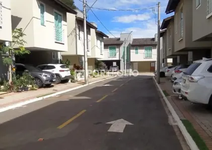 Sobrado com 3 Quartos à venda, 132m² no Residencial Center Ville, Goiânia