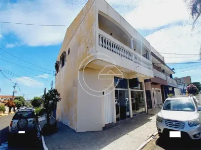 Imóvel Comercial com 2 Quartos à venda, 220m² no Centro, Marília