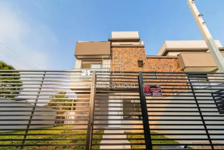 Sobrado com 3 Quartos à venda, 132m² no Uberaba, Curitiba