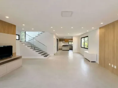 Casa de Condomínio com 3 Quartos para alugar, 326m² no Chácara do Refúgio, Carapicuíba