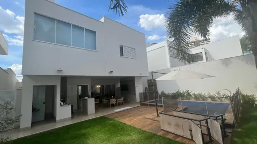 Casa de Condomínio com 5 Quartos à venda, 300m² no Morada da Colina, Uberlândia
