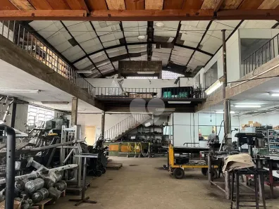 Galpão/Depósito/Armazém à venda, 951m² no Taquara, Rio de Janeiro