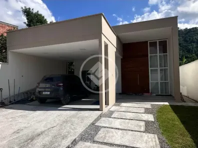 Casa com 4 Quartos à venda, 250m² no Parada Modelo, Guapimirim