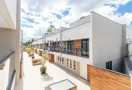 Casa de Condomínio com 3 Quartos à venda, 240m² no Santo Inácio, Curitiba