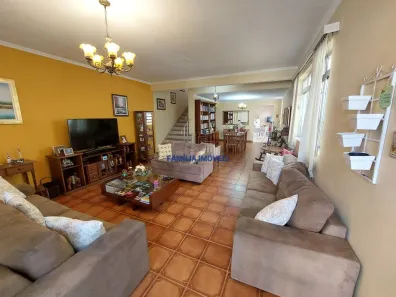 Sobrado com 4 Quartos à venda, 252m² no Campo Grande, Santos