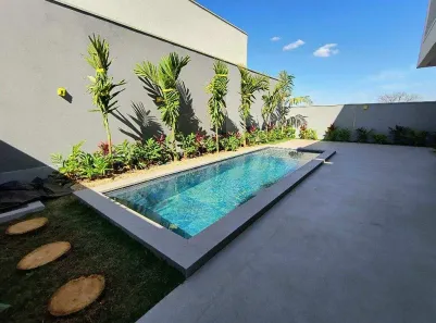 Casa com 4 Quartos à venda, 301m² no Centro, Uberlândia