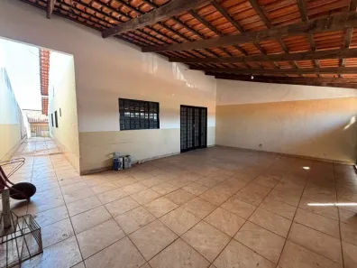 Casa com 3 Quartos à venda, 200m² no Residencial Village Garavelo, Aparecida de Goiânia