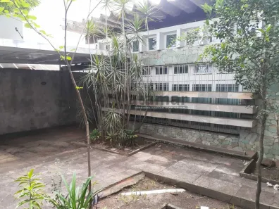 Casa com 3 Quartos à venda, 170m² no Caxingui, São Paulo