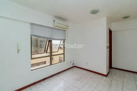 Sala Comercial à venda, 17m² no Passo da Areia, Porto Alegre