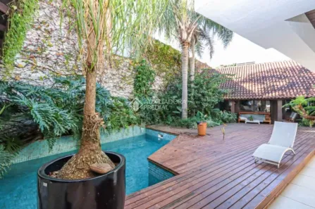 Casa com 4 Quartos para alugar, 554m² no Três Figueiras, Porto Alegre