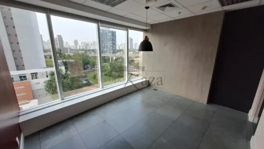 Ponto Comercial com 6 Quartos para alugar, 408m² no Cidade Monções, São Paulo