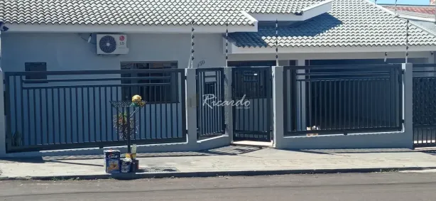 Casa com 3 Quartos à venda, 130m² no Jardim Santo Antônio, Arapongas