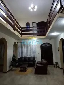 Sobrado com 5 Quartos à venda, 200m² no Freitas, São José dos Campos