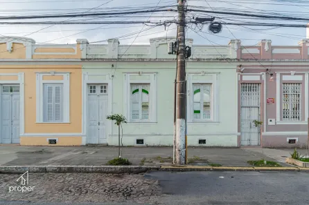 Casa com 4 Quartos para alugar, 96m² no Centro, Pelotas