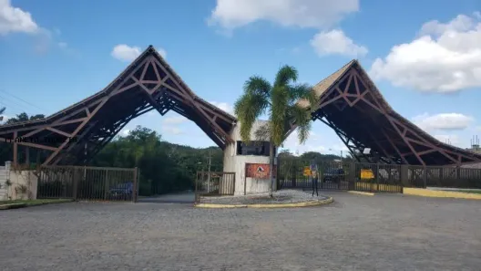 Lote/Terreno à venda, 900m² no , Simões Filho