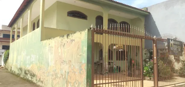 Sobrado com 5 Quartos à venda, 600m² no Taguatinga Norte, Brasília