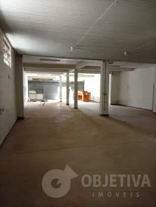 Ponto Comercial para alugar, 250m² no Santa Mônica, Uberlândia