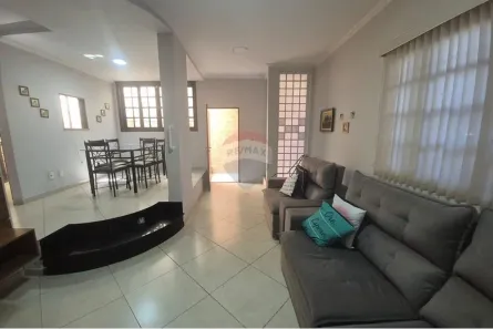 Sobrado com 4 Quartos à venda, 203m² no Vila Cecília, Mogi das Cruzes