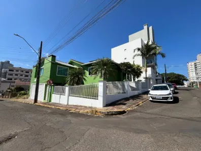 Casa com 3 Quartos para alugar, 186m² no São Cristóvão, Chapecó