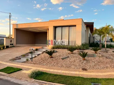 Casa de Condomínio com 3 Quartos à venda, 200m² no Jardins Capri, Senador Canedo