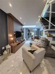 Sobrado com 3 Quartos à venda, 131m² no Vila Nivi, São Paulo