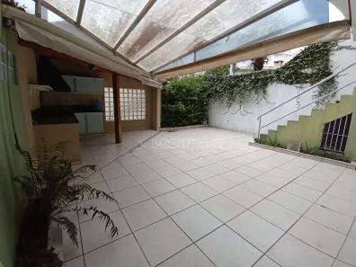 Casa de Condomínio com 3 Quartos para venda ou aluguel, 305m² no Pinus Park, Cotia
