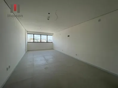 Sala Comercial para alugar, 83m² no Centro, Juiz de Fora