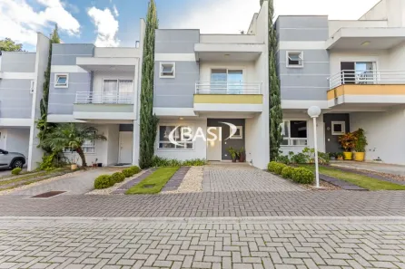Sobrado com 3 Quartos à venda, 126m² no São Braz, Curitiba