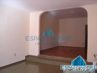 Casa com 3 Quartos à venda, 250m² no Vila Santa Cruz, Franca
