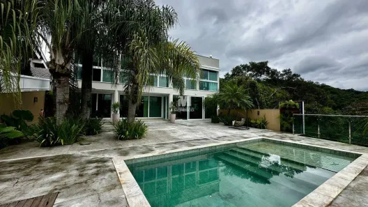 Casa com 3 Quartos à venda, 368m² no Centro I, Brusque