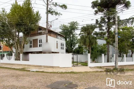 Casa com 2 Quartos à venda, 133m² no Guarujá, Porto Alegre