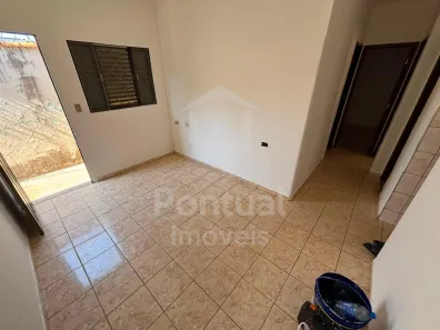 Casa com 3 Quartos para alugar, 60m² no Jardim das Palmeiras, Uberlândia