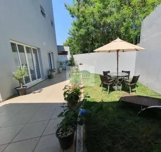 Sobrado com 4 Quartos à venda, 255m² no Vila Lívia, Itu