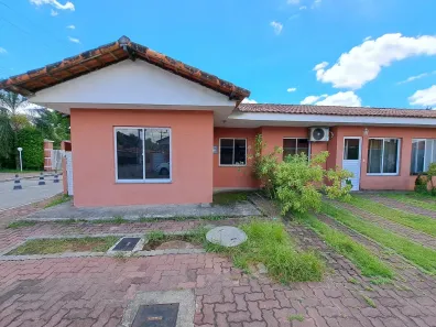 Casa de Condomínio com 2 Quartos à venda, 42m² no Santa Cruz da Serra, Duque de Caxias
