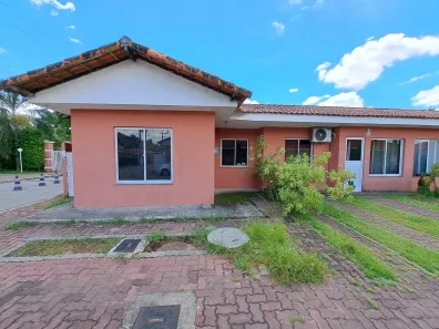 Casa de Condomínio com 2 Quartos à venda, 60m² no Santa Cruz da Serra, Duque de Caxias