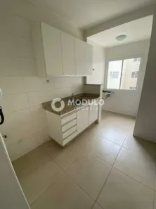 Apartamento com 3 Quartos para alugar, 80m² no Laranjeiras, Uberlândia
